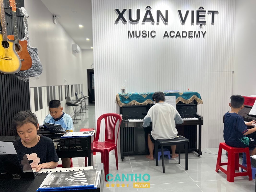 Nhạc cụ tại Trường Nhạc Xuân Việt Sóc Trăng