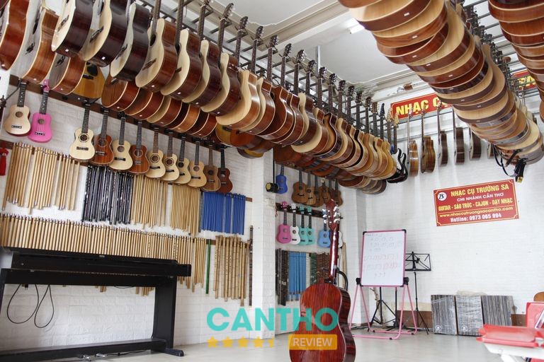 Nhạc Cụ Trường Sa Cần Thơ – hình ảnh cửa hàng và nhạc cụ 2