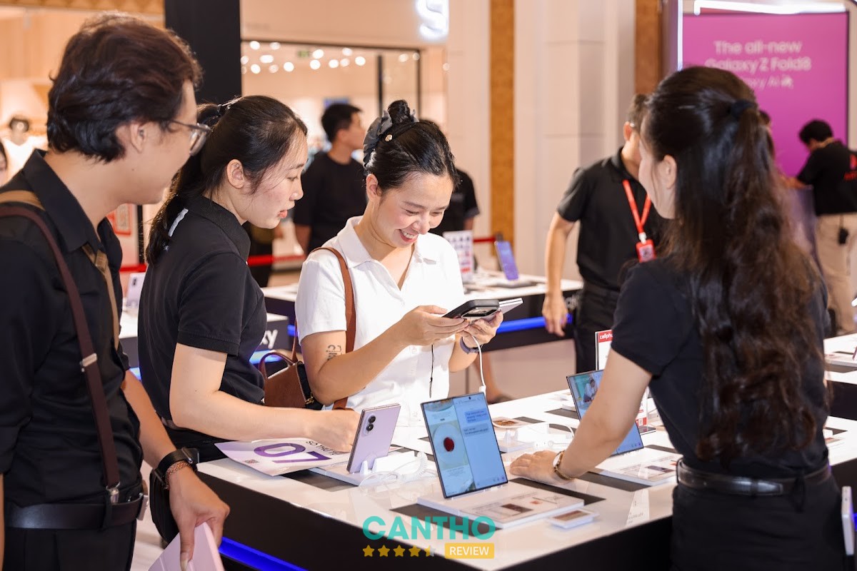 Khu vực trưng bày CellphoneS – hình ảnh 3