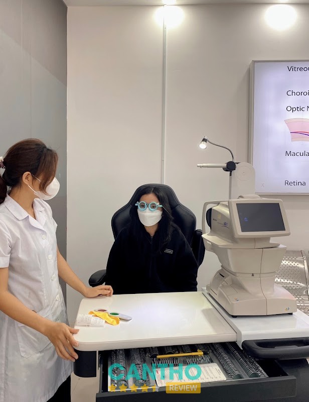 Siêu Thị Mắt Kính – khu vực đo và chọn kính