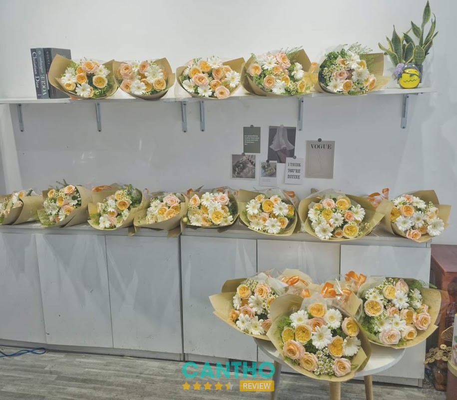 Kệ hoa tại Hoa Tươi Hoàng Kim