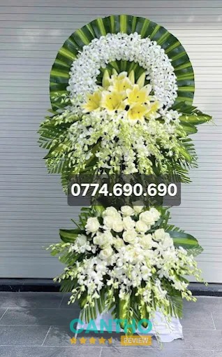 Kệ hoa viếng tại Shop Hoa Tươi Tân An