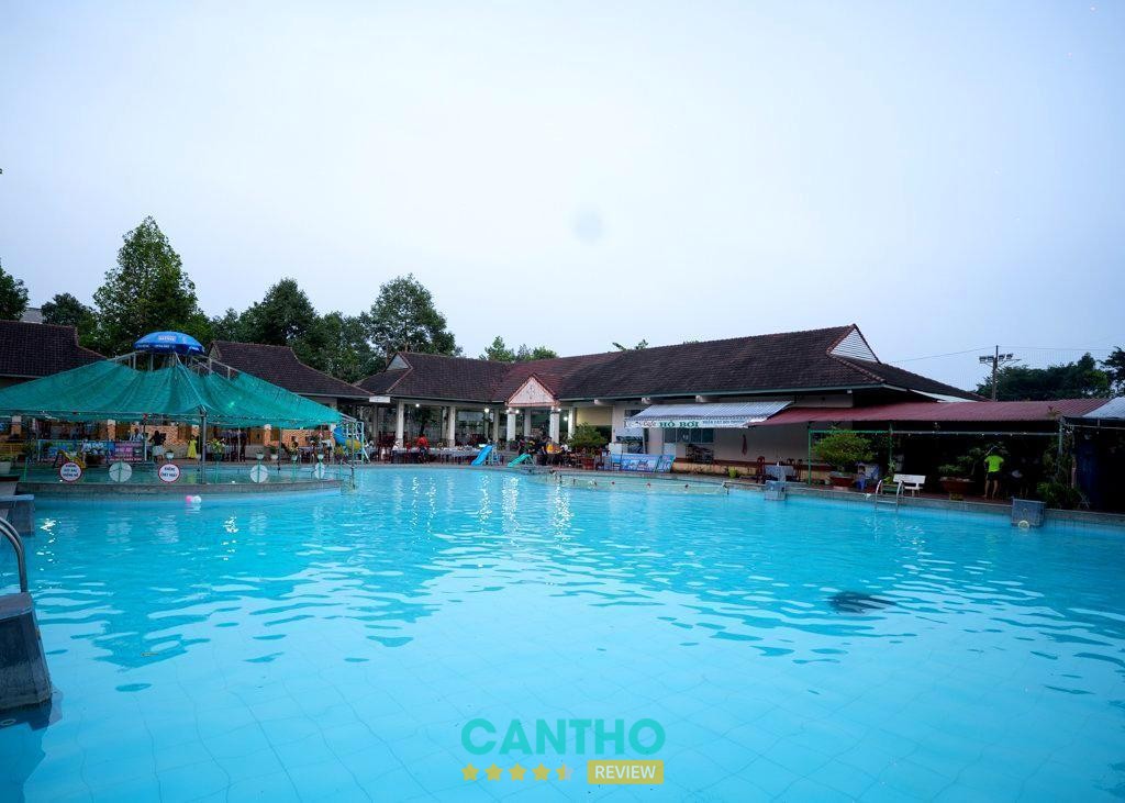 Hồ Bơi Bông Sen – hình ảnh 2