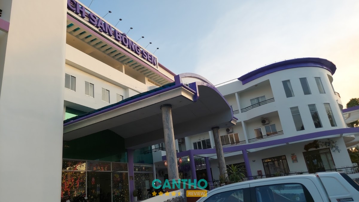 Hồ Bơi Bông Sen – hình ảnh 3