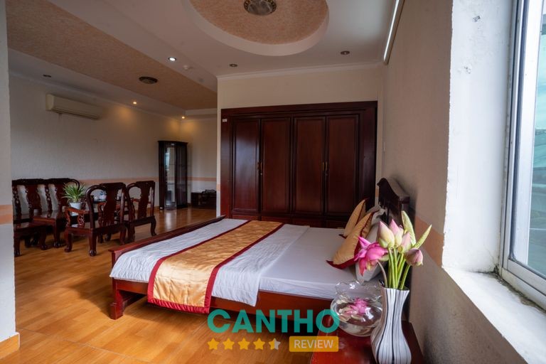 Khách Sạn Bông Sen – không gian khuôn viên