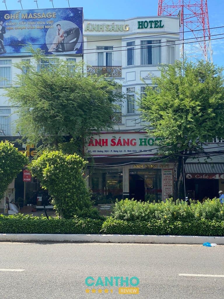 Ánh Sáng Hotel tại đường 30 Tháng 4 khu vực Tân An Cần Thơ