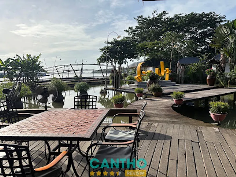 Nhà Hàng Lúa Nếp: Khu bãi bồi, đường Lê Lợi, P. Cái Khế