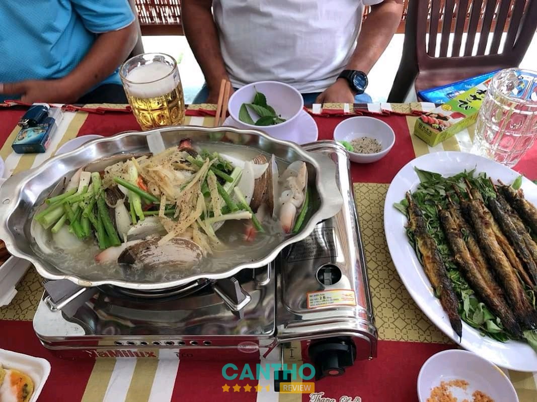 Ẩm Thực Tiến Phát – không gian nhà hàng
