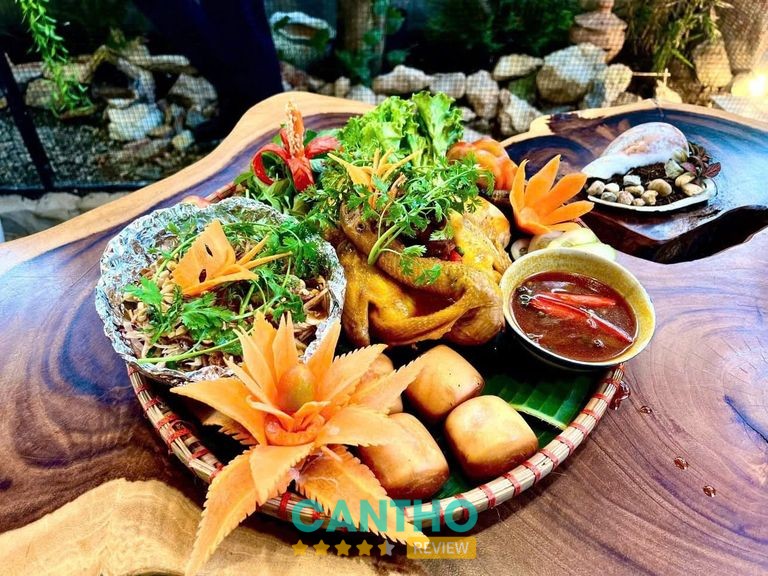 Nhà Hàng Làng Cá – không gian nhà hàng nổi ven sông