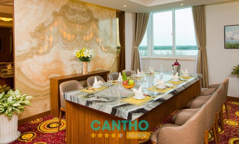 Nhà Hàng Vạn Phát Riverside – không gian tổ chức tiệc tại Cái Khế