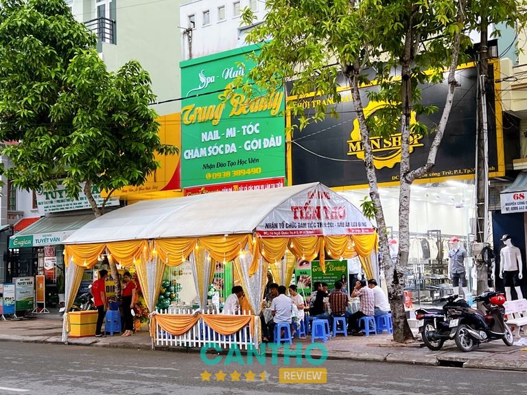 Nhà Hàng Tiến Thơ với không gian tổ chức tiệc rộng rãi tại Vị Tân