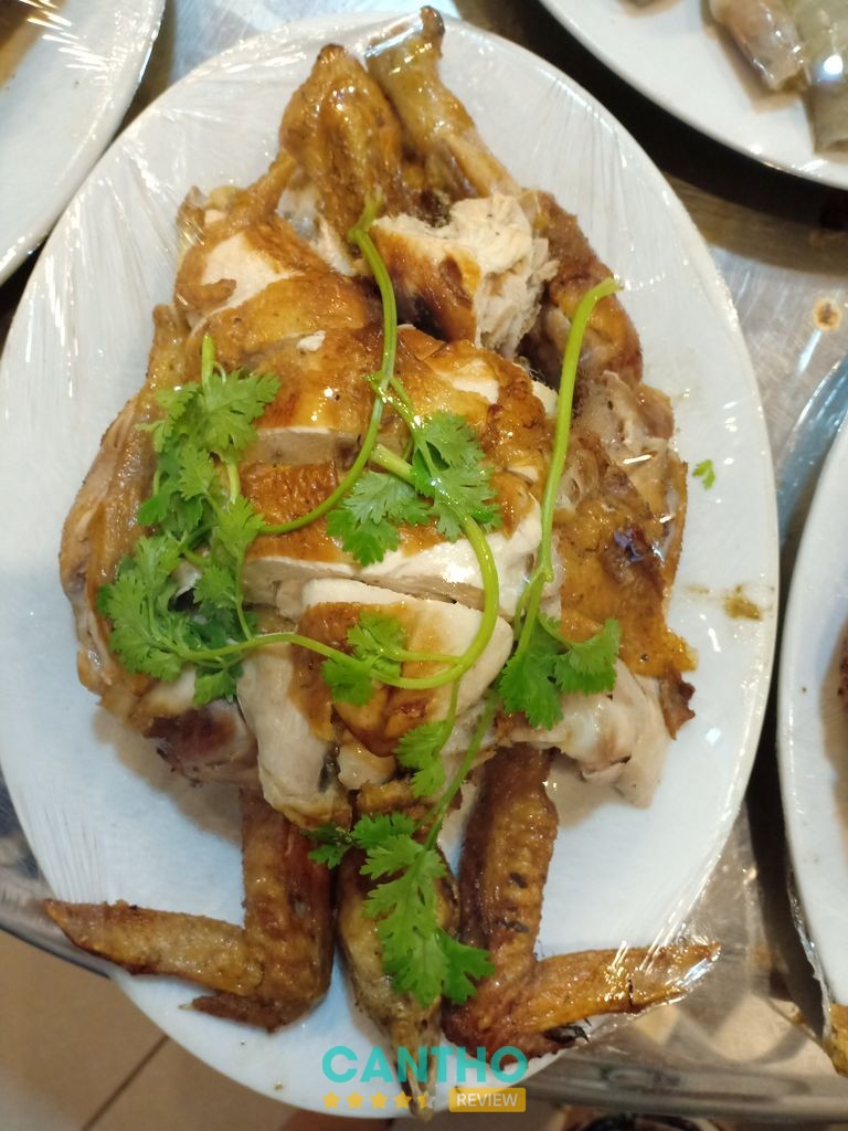 Nhà Hàng Linh Ngọc Châu – hình ảnh khu vực phục vụ thực khách