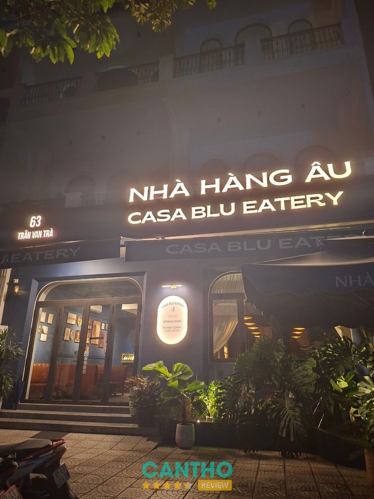 Casa Blu Eatery – không gian nhà hàng Âu sang trọng