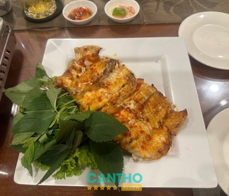 Nhà Hàng Hưng Phú Tửu – không gian ẩm thực phong cách cổ trang
