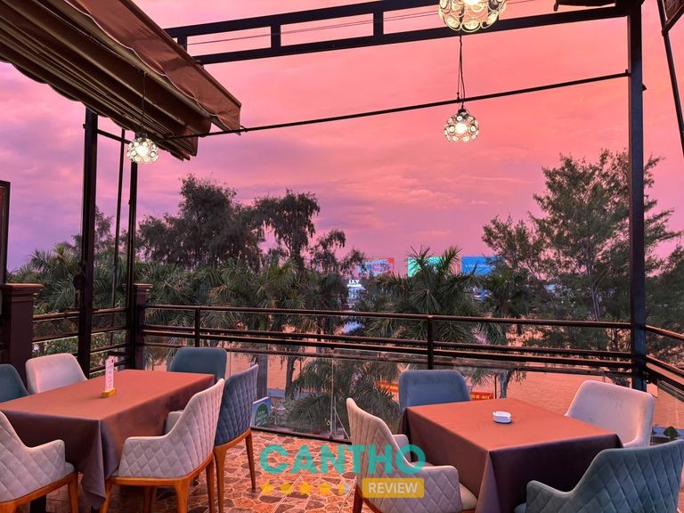 River Bar Cần Thơ – nhà hàng rooftop và cocktail bar tại Ninh Kiều