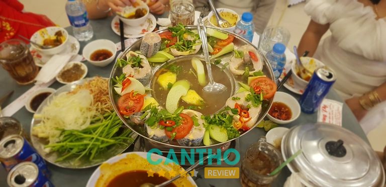 Nhà Hàng Vương Pạ – khu vực phục vụ yến tiệc