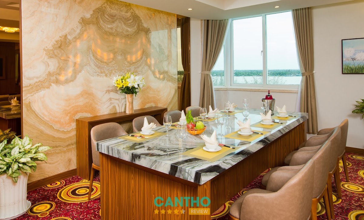 Nhà Hàng Khách Sạn Vạn Phát Riverside Cần Thơ