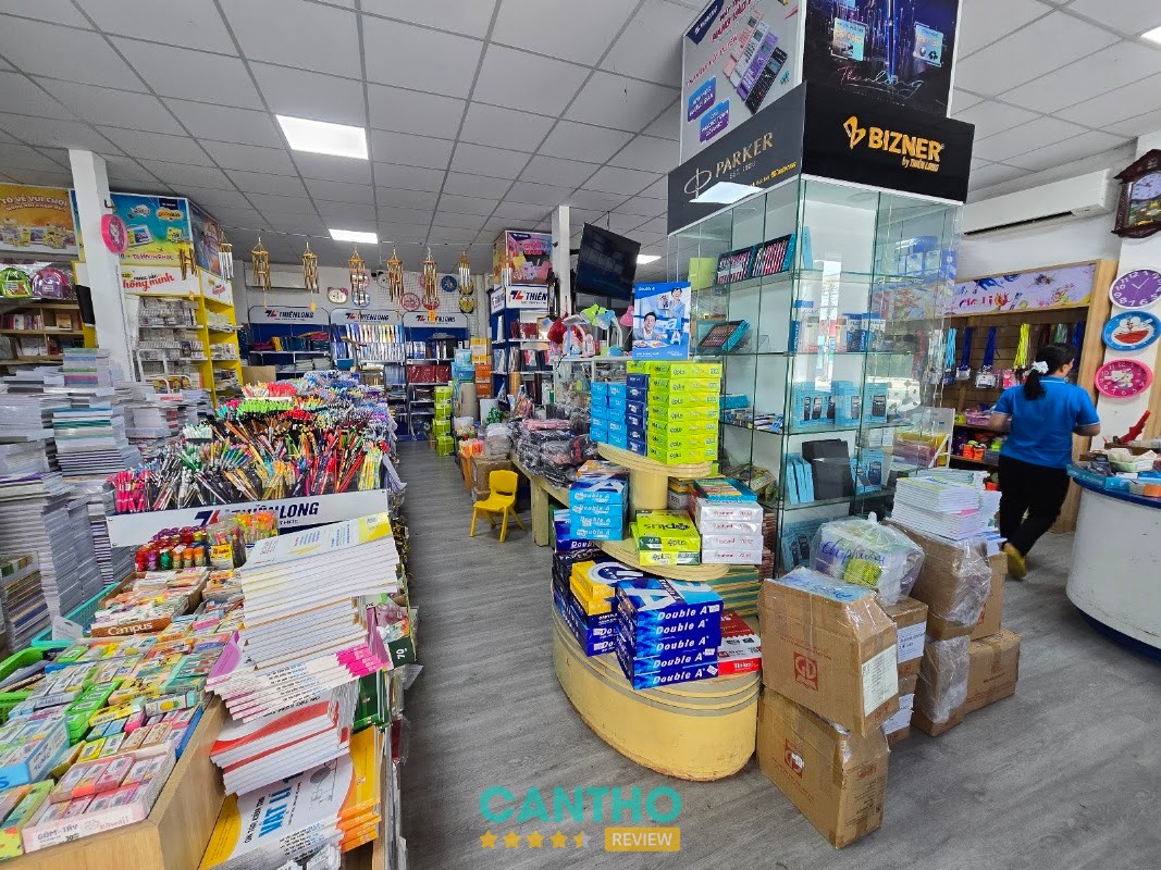 Không gian bên trong Nhà Sách Cần Thơ