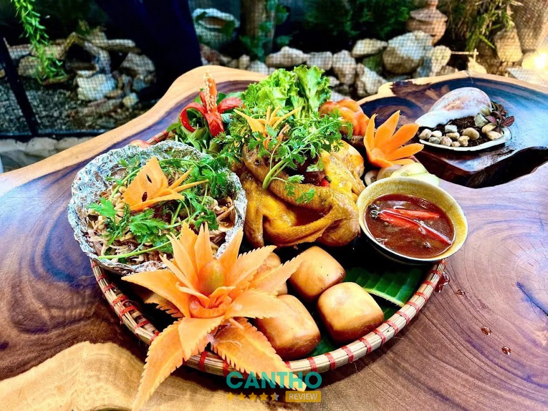 Không gian Nhà Hàng Làng Cá Cần Thơ