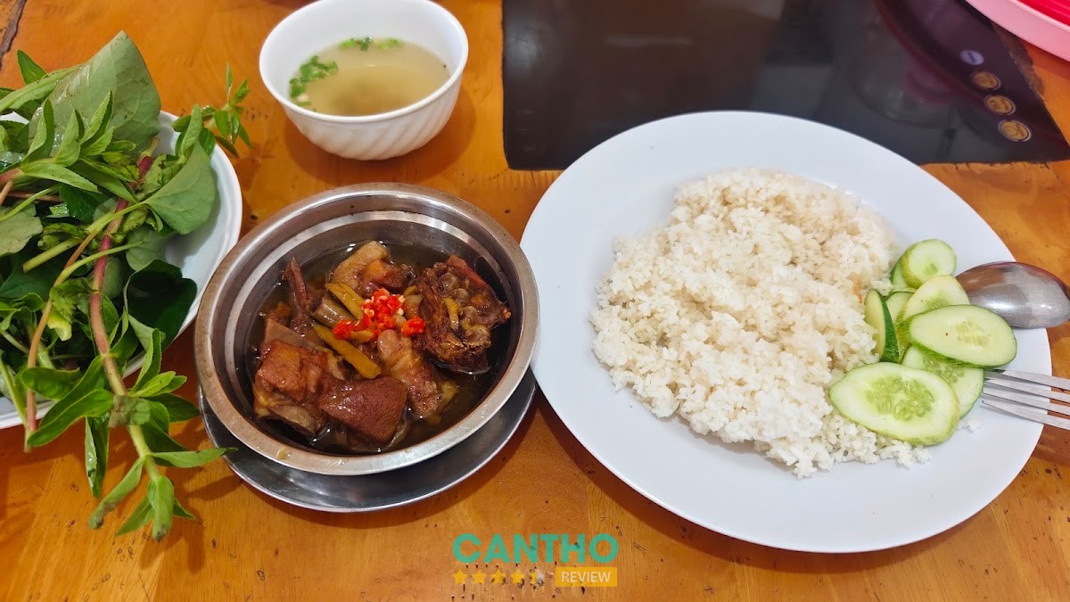 Tiệm Cơm Nhựt Anh Vị Thanh