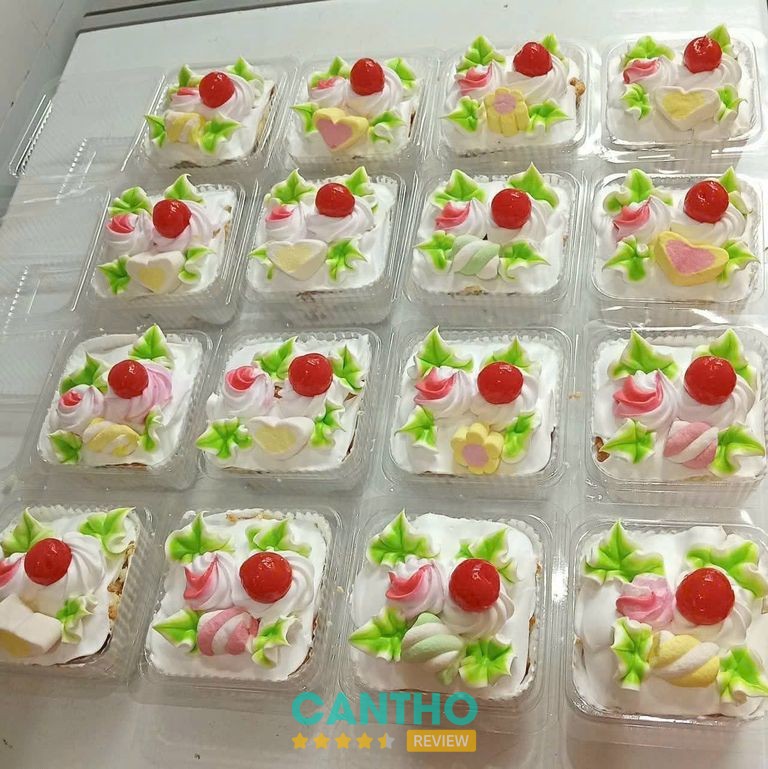 Hình ảnh bánh kem tại cửa hàng Bánh Kem Huỳnh Nguyên