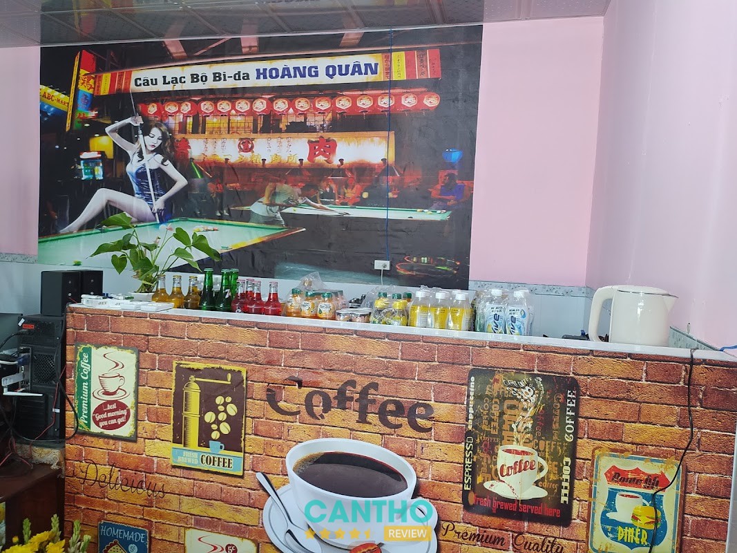 Bàn chơi tại CLB bida Hoàng Quân