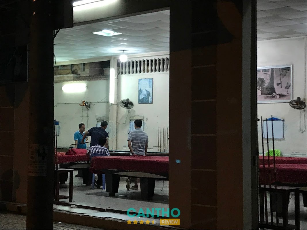 Bàn chơi tại CLB bida Cà Phê
