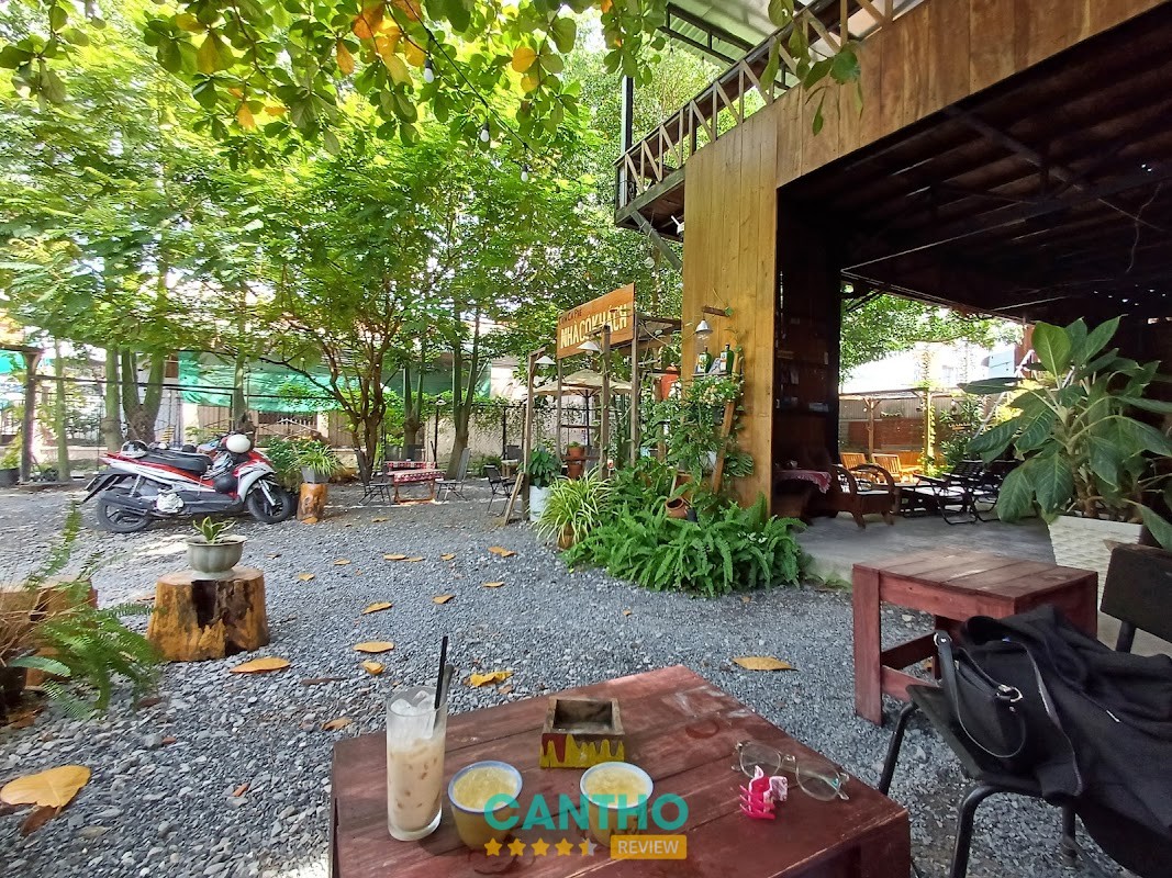 Tiệm Cà Phê Nhà Có Khách Cái Khế