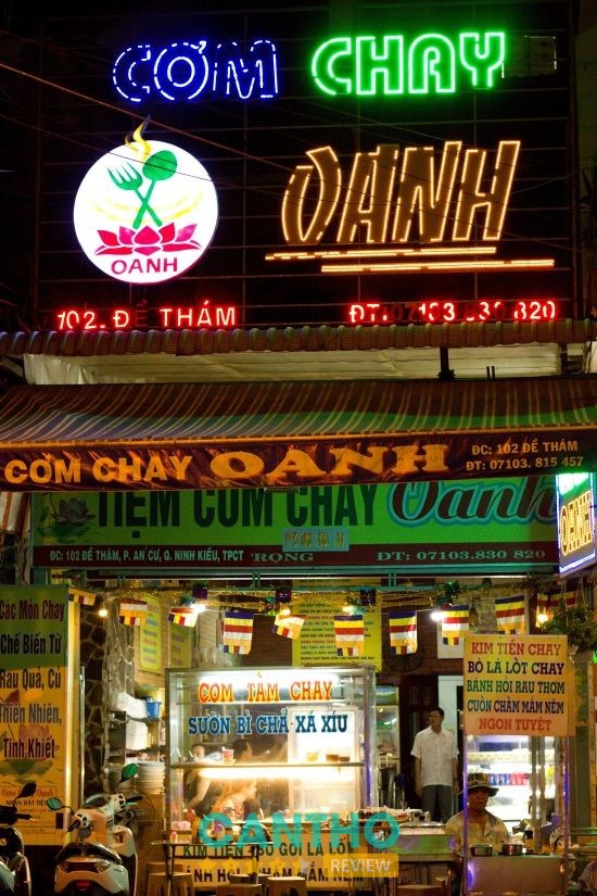 Cơm Chay Oanh tại số 102 đường Đề Thám Ninh Kiều