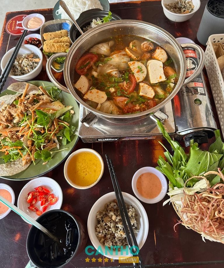 Tiệm Chay Bà Ròm – không gian và ẩm thực chay
