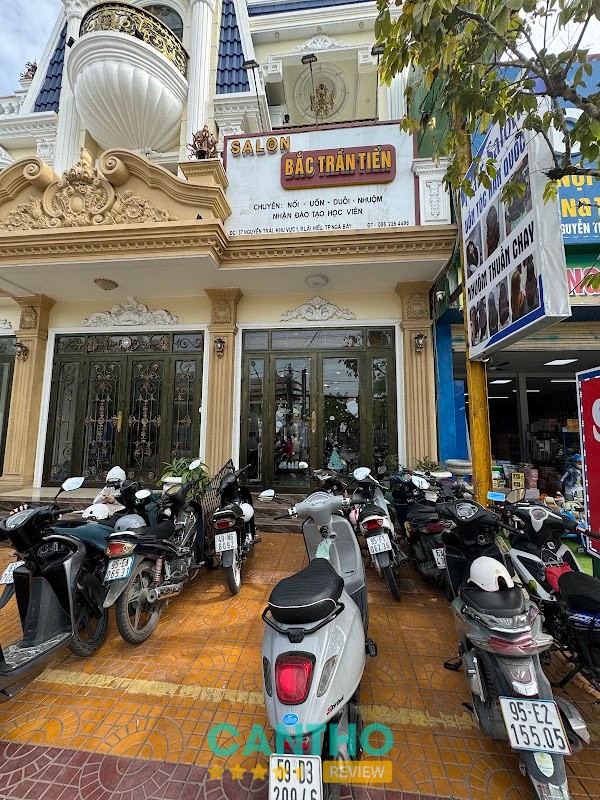 Salon Bắc Trần Tiến tại Ngã Bảy