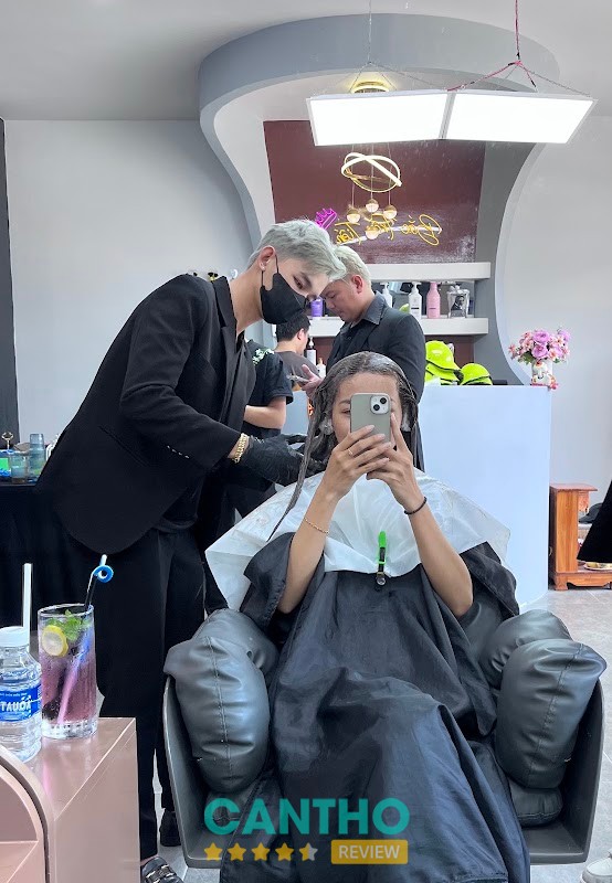 Không gian làm tóc tại Salon Bắc Trần Tiến