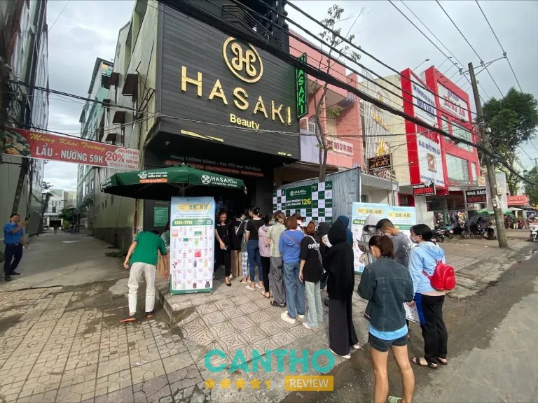 Không gian mua sắm mỹ phẩm tại Hasaki Vietnam Cần Thơ