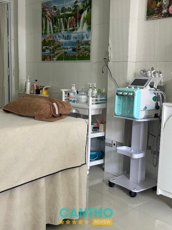 Dịch vụ lấy nhân mụn tại spa
