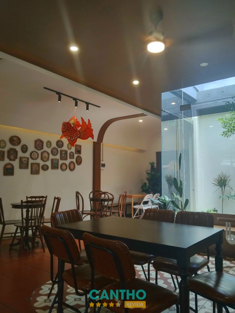 Các sản phẩm bánh và đồ uống tại Tiệm Bánh Tachi