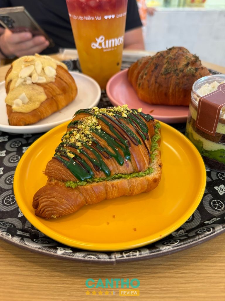 Không gian Lumos Bakery & Café Ninh Kiều – hình ảnh 3