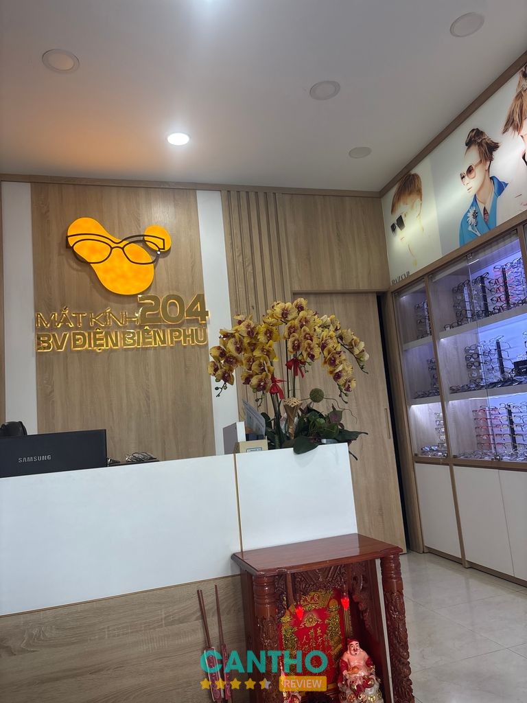 Mắt Kính BV Điện Biên Phủ – sản phẩm kính trưng bày