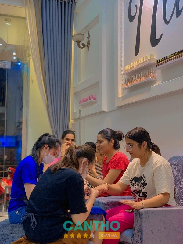 Dịch vụ uốn nối mi tại Hoài Mỹ Spa & Beauty