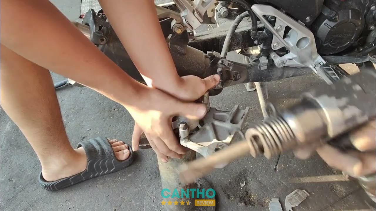 Hình minh họa sửa xe máy tại Tiệm Sửa Xe Tế