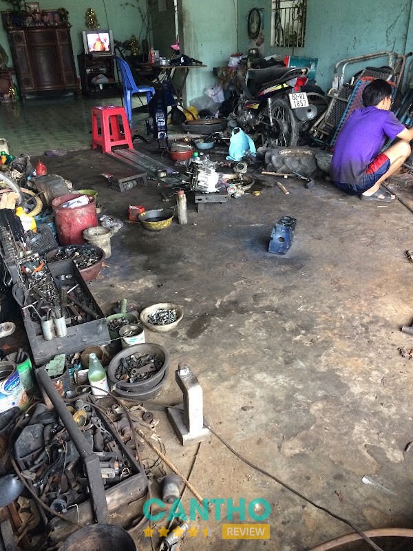 Tiệm Sửa Xe Thông Ngã Bảy