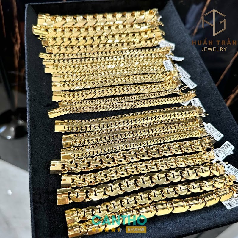Không gian Tiệm Vàng Huẩn Trần