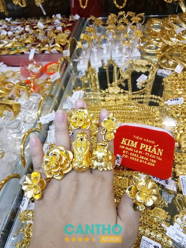 Trang sức tại Tiệm Vàng Kim Phấn