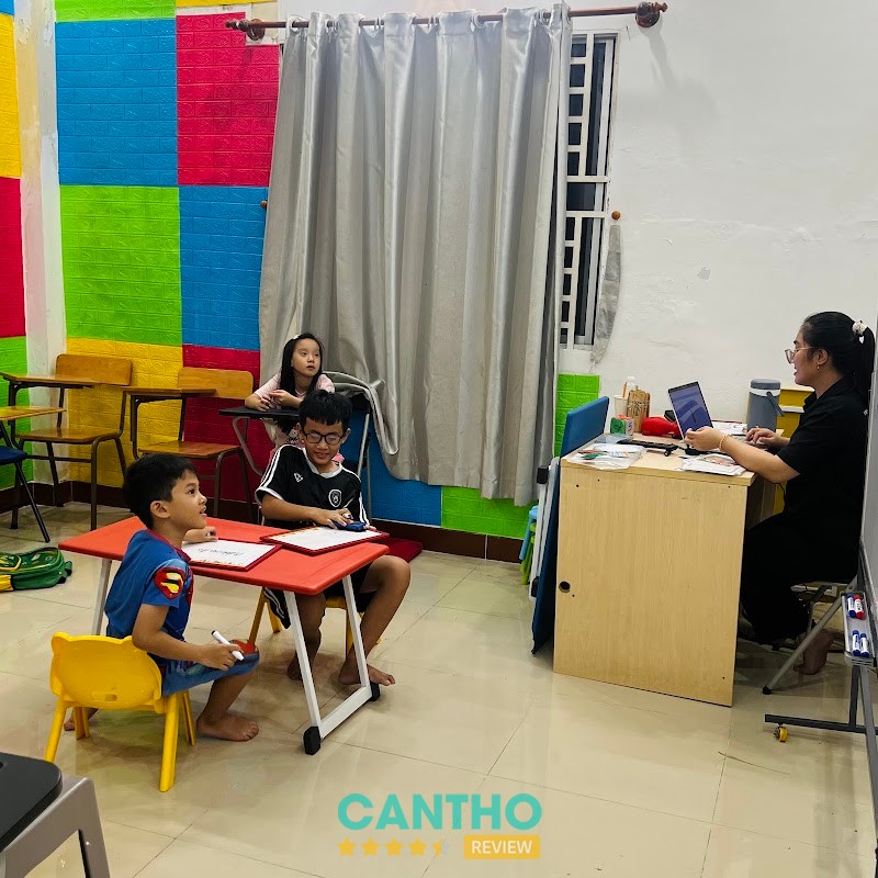 Hoạt động tại Trung Tâm Anh Ngữ Montessori
